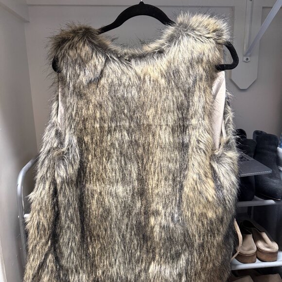 Fur Vest - Picture 2 of 3